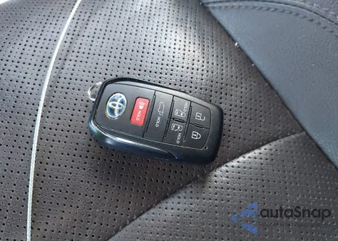 2022 Toyota Sienna Platinum z USA, uszkodzony, nr VIN 5TDESKFC1NS044218